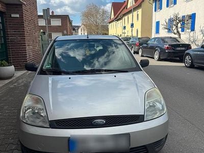 Gebraucht Ford Fiesta 68 PS (50 kW) 2002 Silber Kleinwagen