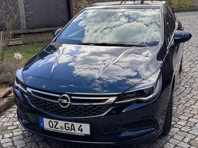Gebraucht Opel Astra 105 PS (77 kW) 2017 Grün Limousine