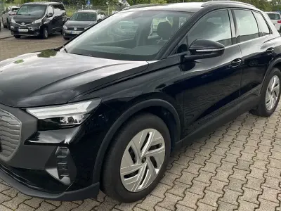 Używany Audi Q4 e-tron Basis 150 kW (204 KM) 2022 Czarny SUV