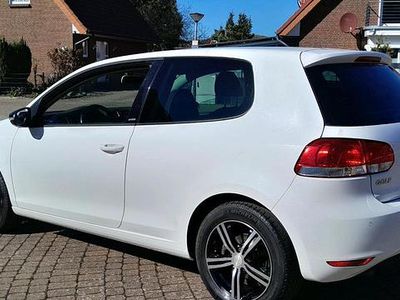 Gebraucht VW Golf VII 105 PS (77 kW) 2012 Weiß Limousine