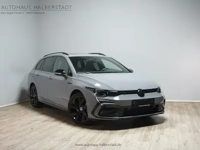 Gebraucht VW Golf VIII R-line 190 PS (139 kW) 2023 Mondsteingrau Kombi