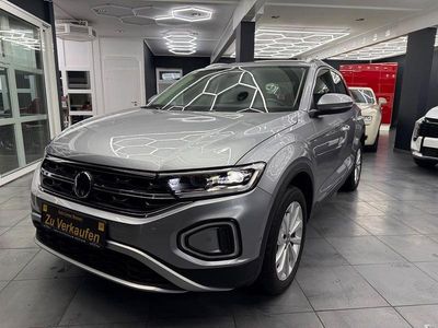 Second-hand VW T-Roc Style 150 CP (110 kW) 2023 Argintiu SUV