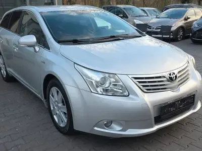 Gebraucht Toyota Avensis Sol 150 PS (110 kW) 2009 Silber Kombi