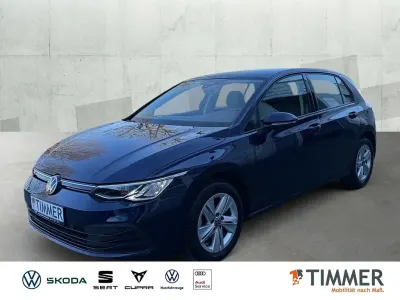 Gebraucht VW Golf VIII Life 131 PS (96 kW) 2022 Blau Limousine