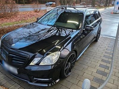 Schwarz Gebraucht 2012 Mercedes E500 Kombi | 18.250 €