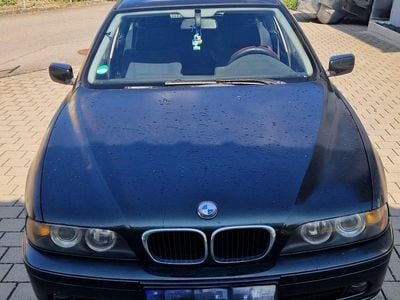 BMW 525