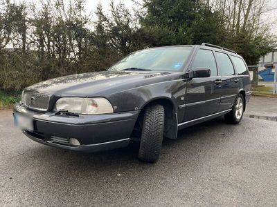 gebraucht Volvo V70 / Allwetterreifen / TÜV / Teilleder / Alufelgen