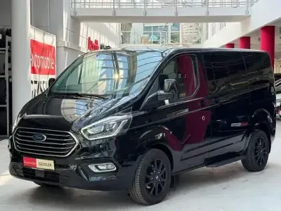 Second-hand Ford Tourneo Custom Titanium 136 CP (100 kW) 2020 Negru Van