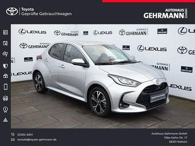 Gebraucht Toyota Yaris Hybrid 116 PS (85 kW) 2025 Shimmering silver Kleinwagen