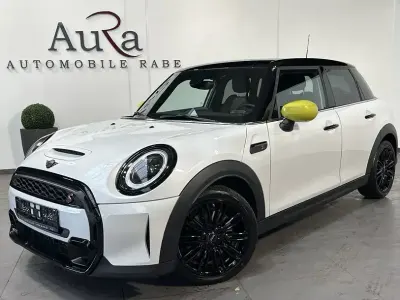 Gebraucht Mini Cooper S Classic 178 PS (130 kW) 2023 Nanuq white Kleinwagen