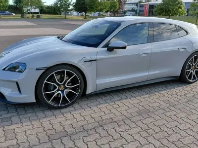 Gebraucht Porsche Taycan Sport Turismo 319 kW (435 PS) 2024 Beige Limousine