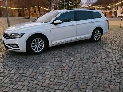 Gebraucht VW Passat 150 PS (110 kW) 2021 Weiß Kombi