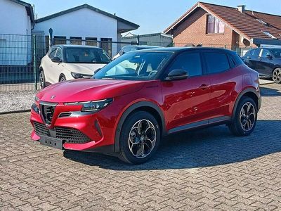 Neu Alfa Romeo Junior Edizione Speciale 114 kW (156 PS) 2026 Rot SUV