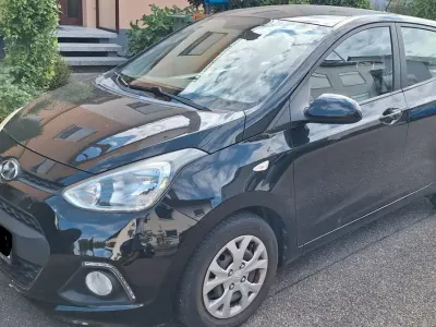 Gebraucht Hyundai i10 Trend 67 PS (49 kW) 2015 Schwarz Kleinwagen