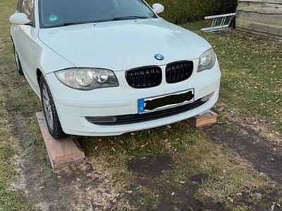 Gebraucht BMW 118 143 PS (105 kW) 2007 Weiß Kleinwagen