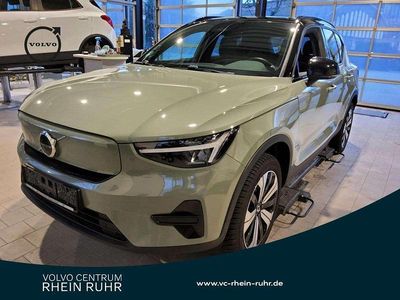 Grün sage green / metallic Gebraucht 2023 Volvo XC40 Plus SUV | 25.450 € (Superpreis)
