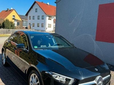 Gebraucht Mercedes A200 163 PS (119 kW) 2020 Schwarz Limousine