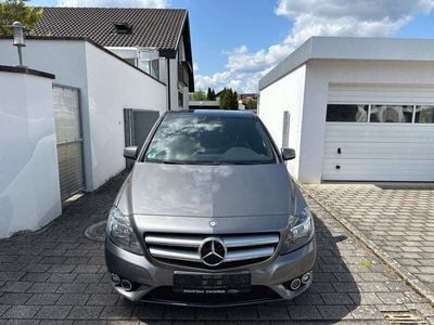 Mercedes B200