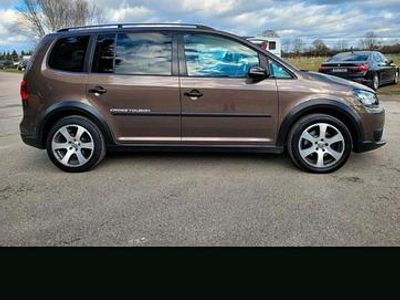 Gebraucht VW Touran 140 PS (102 kW) 2011 Braun Van / Kleinbus