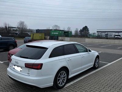 Weiß Gebraucht 2016 Audi A6 Kombi | 12.900 €