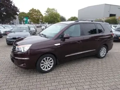 Usata SsangYong Rodius Sapphire 155 CV (114 kW) 2015 Rosso Monovolume