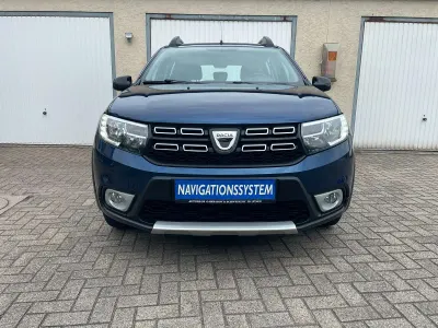 Gebraucht Dacia Sandero Stepway 90 PS (66 kW) 2018 Blau cosmos Kleinwagen