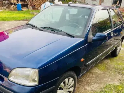 Gebraucht Renault Clio 75 PS (55 kW) 1996 Blau Kleinwagen