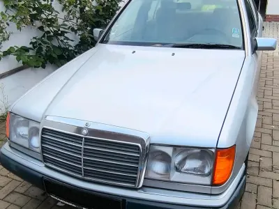 Gebraucht Mercedes E250 90 PS (66 kW) 1992 Limousine