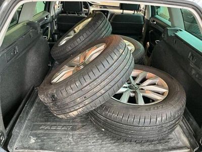 Usata VW Passat 122 CV (89 kW) 2022 Argento Station wagon
