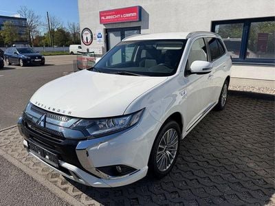Usata Mitsubishi Outlander P-HEV Basis 135 CV (99 kW) 2021 Bianco SUV