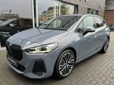 Gebraucht BMW 218 Active Tourer M Sport 136 PS (100 kW) 2024 Grau Van / Kleinbus