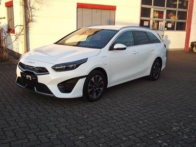 Gebraucht Kia Ceed Sportswagon Spirit 141 PS (103 kW) 2022 Weiß Kombi