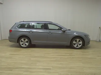 Second-hand VW Passat Business 200 CP (147 kW) 2022 Gri Break