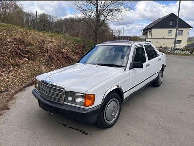 Weiß Gebraucht 1986 Mercedes 190 Limousine | 5.590 €