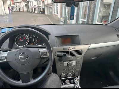 Gebraucht Opel Astra 90 PS (66 kW) 2005 Schwarz Limousine