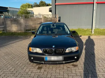 Używany BMW 330 231 KM (169 kW) 2002 Niebieski Sedan/Limuzyna