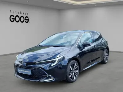 Gebraucht Toyota Corolla Hybrid 140 PS (102 kW) 2025 Black mica / ink Limousine