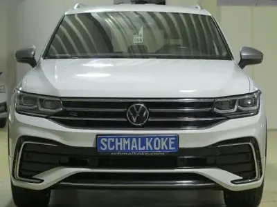 Gebraucht VW Tiguan Allspace R-line 200 PS (147 kW) 2023 Weiß SUV