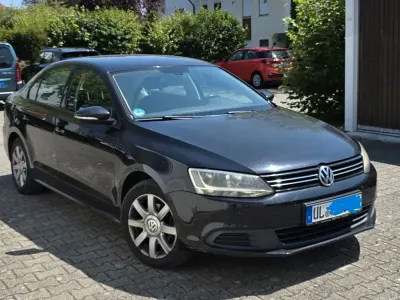 Gebraucht VW Jetta Comfortline 105 PS (77 kW) 2012 Schwarz Limousine