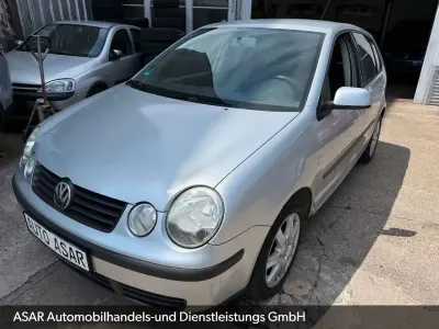 Gebraucht VW Polo Comfortline 64 PS (47 kW) 2003 Silber Limousine