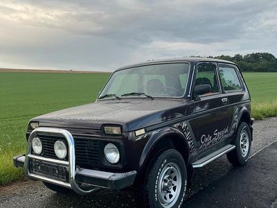 Braun Gebraucht 2009 Lada niva SUV | 7.900 € (Etwas zu teuer)