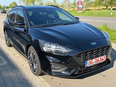 Second-hand Ford Focus ST-Line 120 CP (88 kW) 2018 Negru Berlinǎ