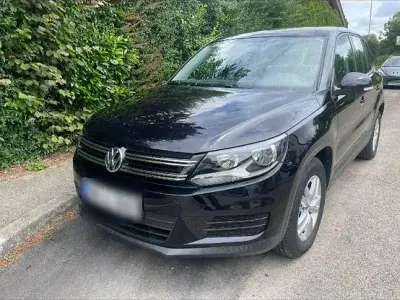 Gebraucht VW Tiguan Sportline 125 PS (91 kW) 2014 Schwarz SUV