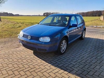 Blau Gebraucht 2001 VW Golf IV Kleinwagen | 800 € (Superpreis)