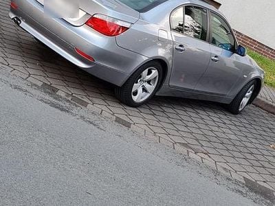 Gebraucht BMW 525 177 PS (130 kW) 2007 Silber Limousine