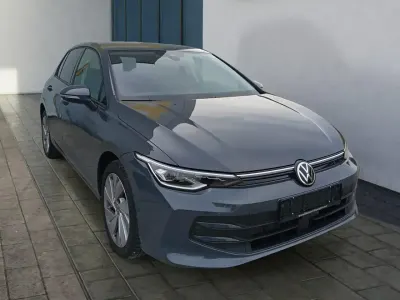 Gebraucht VW Golf VIII Goal 150 PS (110 kW) 2025 Delfingrau Limousine