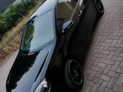 Gebraucht VW Golf VI Team 80 PS (58 kW) 2011 Schwarz Kleinwagen