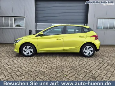 Neu Hyundai i20 90 PS (66 kW) 2026 Mangrove green Kleinwagen