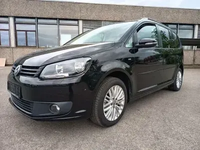 Gebraucht VW Touran Cup 105 PS (77 kW) 2015 Schwarz Van / Kleinbus