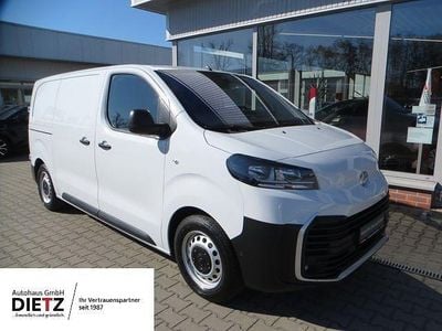 Icy white Gebraucht 2024 Toyota Proace Van / Kleinbus | 25.490 € (Guter Preis)